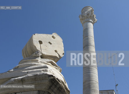 Brindisi, colonne di epoca romana che segnano la fine della via Appia - ©Marcello Mencarini/Rosebud2
