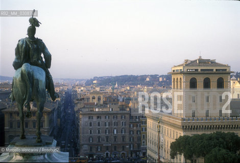 Rome, Equestrian statue of Victor Emmanuel II on Altar of the Fatherland (Altare della Patria) / Statua equestre di Vittorio Emanuele II sullAltare della Patria - ©Marcello Mencarini/Rosebud2