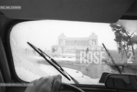 January 6, 1985. Snow in Rome: Altar of the Fatherland / 6 gennaio 1985. Neve a Roma: Altare della patria - ©Marcello Mencarini/Rosebud2