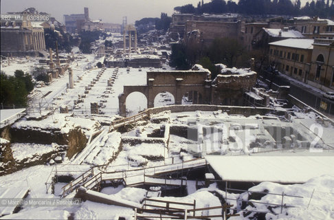 January 6, 1985. Snow in Rome: the Roman Forum / 6 gennaio 1985. Neve a Roma: il foro romano - ©Marcello Mencarini/Rosebud2