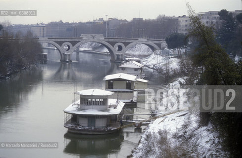 January 6, 1985. Snow in Rome: the river Tiber / 6 gennaio 1985. Neve a Roma: il fiume Tevere - ©Marcello Mencarini/Rosebud2