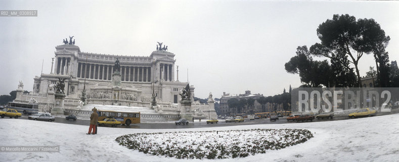 January 6, 1985. Snow in Rome: Altar of the Fatherland / 6 gennaio 1985. Neve a Roma: Altare della patria - ©Marcello Mencarini/Rosebud2