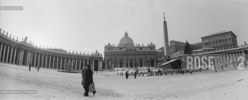 January 6, 1985. Snow in Rome: St. Peters Square / 6 gennaio 1985. Neve a Roma: piazza San Pietro - ©Marcello Mencarini/Rosebud2