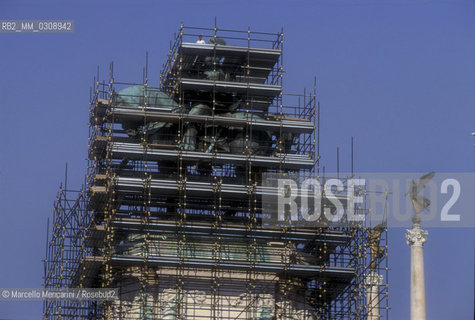 Rome, 1998. Restoration work of the Altare della Patria or Vittoriano (Altar of the Fatherland or Monument to Victor Emmanuel II) / Roma, 1998. Restauro dellAltare della patria (Vittoriano) - ©Marcello Mencarini/Rosebud2