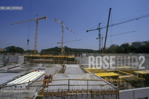 Rome, 1998. Construction site of the New Auditorium designed by Renzo Piano / Roma, 1998. Cantiere del nuovo Auditorium progettato da Renzo Piano - ©Marcello Mencarini/Rosebud2