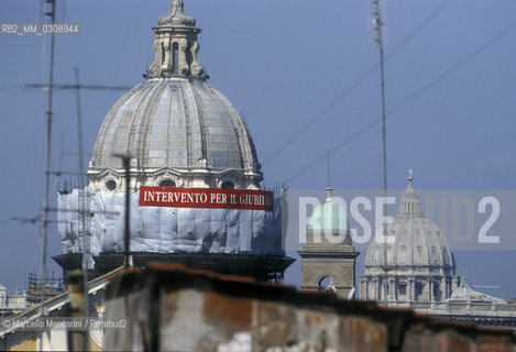 Rome, 1998. Restoration work of the Church of San Carlo al Corso / Roma, 1998. Restauro della chiesa di di San Carlo al Corso - ©Marcello Mencarini/Rosebud2