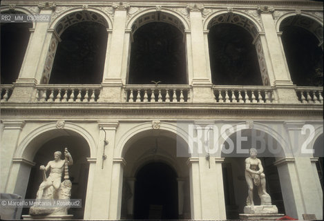 Rome, Inner courtyard of Palazzo Altemps / Roma, Cortile interno di Palazzo Altemps - ©Marcello Mencarini/Rosebud2