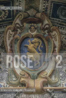 Rome, 1998. Coat of arm of the Altemps family in the inner courtyard of Palazzo Altemps / Roma, 1998. Stemma della famiglia Altemps nel cortile interno di Palazzo Altemps - ©Marcello Mencarini/Rosebud2