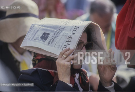 Vatican City, 1998. Pilgrims in St. Peters Square / Roma, 1998. Pellegrini in piazza San Pietro - ©Marcello Mencarini/Rosebud2