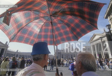 Vatican City, 1998. Pilgrims in St. Peters Square / Roma, 1998. Pellegrini in piazza San Pietro - ©Marcello Mencarini/Rosebud2