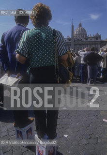 Vatican City, 1998. Pilgrims in St. Peters Square / Roma, 1998. Pellegrini in piazza San Pietro - ©Marcello Mencarini/Rosebud2