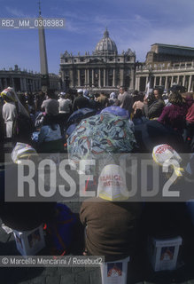 Vatican City, 1998. Pilgrims in St. Peters Square / Roma, 1998. Pellegrini in piazza San Pietro - ©Marcello Mencarini/Rosebud2