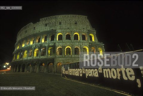 Rome, 2000. Coliseum illuminated for the Campaign against the Death Penalty / Roma, 2000 circa. Il Colosseo illuminato contro la pena di morte - ©Marcello Mencarini/Rosebud2