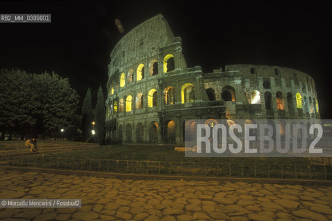 Rome, 2000. Coliseum illuminated for the Campaign against the Death Penalty / Roma, 2000 circa. Il Colosseo illuminato contro la pena di morte - ©Marcello Mencarini/Rosebud2