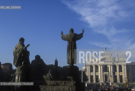 Rome, Monument to St. Francis and Basilca of St. John Lateran / Roma, Statua di San Francesco e Basilica di San Giovanni in Laterano - ©Marcello Mencarini/Rosebud2