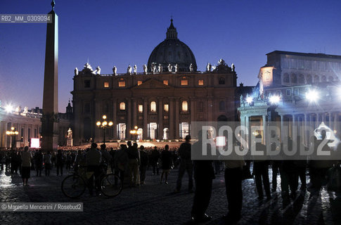 Vatican City, September 30, 1999. Celebration for the restoration of St. Peters Basilica facade / Città del Vaticano, 30 settembre 1999. Festeggiamenti per il restauro della Cupola della Basilica di San Pietro - ©Marcello Mencarini/Rosebud2