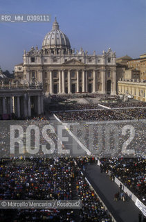 Vatican City, October 30, 1999. Meeting of Catholic Schools in St. Peters Square / Città del Vaticano, 30 ottobre 1999. Incontro delle scuole cattoliche in Piazza San Pietro - ©Marcello Mencarini/Rosebud2