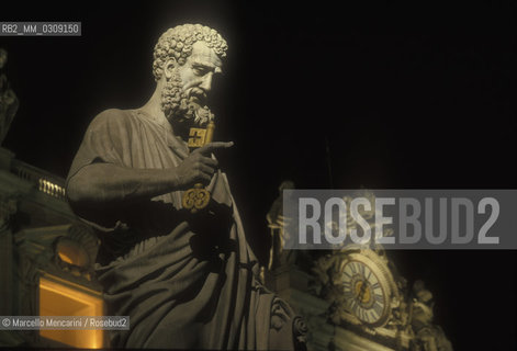 Vatican City, St. Peters statue in St. Peters Square / Città del Vaticsano, Statua di San Pietro in piazza San Pietro - ©Marcello Mencarini/Rosebud2