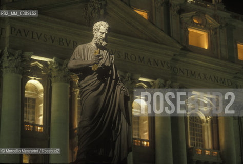 Vatican City, St. Peters statue in St. Peters Square / Città del Vaticsano, Statua di San Pietro in piazza San Pietro - ©Marcello Mencarini/Rosebud2