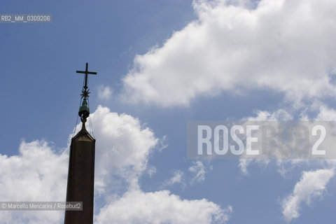Vatican City, Top of the belisk in St. Peters Square / Città del Vaticano. Punta dellobelisco in piazza San Pietro - ©Marcello Mencarini/Rosebud2
