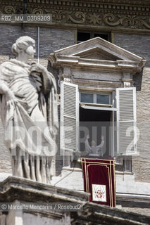 Vatican City, July 2005. Pope Benedict XVI at the third-floor window of his apartment in Palazzo Apostolico for the Angelus Prayer / Città del Vaticano, Luglio 2005. Papa Benedetto XVI alla finestra del suo appartamento al terzo piano del palazzo Apostolico per la preghiera dellAngelus - ©Marcello Mencarini/Rosebud2