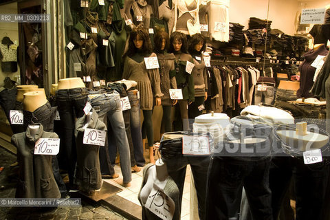 Rome. Shop clothes on Via dei Giubbonari - ©Marcello Mencarini/Rosebud2