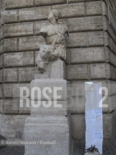 Rome, Statue of Pasquino, the first talking statue in Rome, still used by people for posting messages and claims / Roma, La statua di Pasquino, la prima Statua parlante di Roma, ancora oggi usata dalla gente per appendere messaggi e proteste - ©Marcello Mencarini/Rosebud2