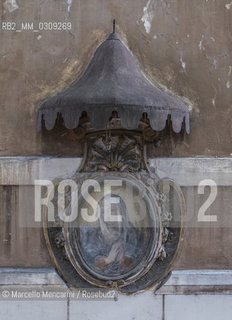 Rome, sacred niche / Roma, edicola sacra - ©Marcello Mencarini/Rosebud2