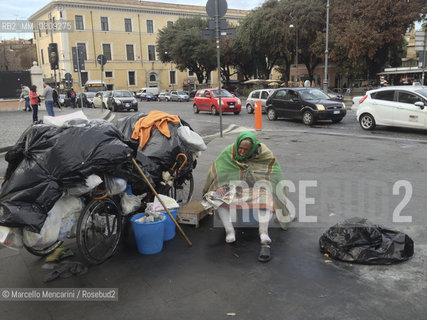 Rome, Homeless near Termini Station / Roma, clochard vicino alla Stazione Termini - 2012 Marcello Mencarini
 ©Marcello Mencarini/Rosebud2