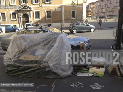 Rome, homeless near Basilica of Santa Maria Maggiore / Roma, clochard vicino alla Basilica di Santa Maria Maggiore - ©Marcello Mencarini/Rosebud2