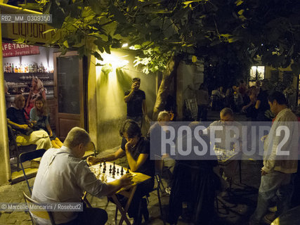 Rome, Chess players at the Bar del Fico / Roma, Giocatori di scacchi al Bar del Fico - ©Marcello Mencarini/Rosebud2