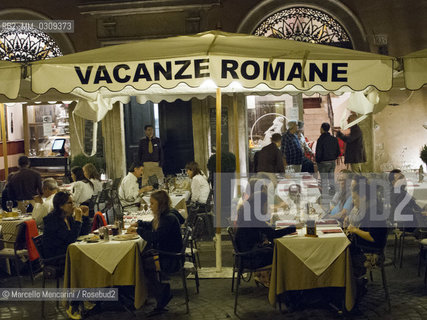 Rome, Piazza Navona Restaurant in Piazza Navona / Roma, Ristorante Vacanze romane in piazza Navona - ©Marcello Mencarini/Rosebud2