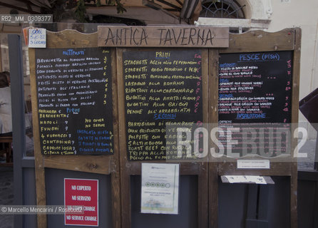 Rome, Menu of Antica Taverna Restaurant in Via di Monte Giordano / Roma, Menu del ristorante Antica Taverna in via di Monte Giordano - 2012 ©Marcello Mencarini/Rosebud2