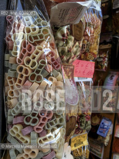 Rome, Souvenir dItalie: penis shaped pasta / Roma, Souvenir dItalie: pasta a forma fallica - ©Marcello Mencarini/Rosebud2