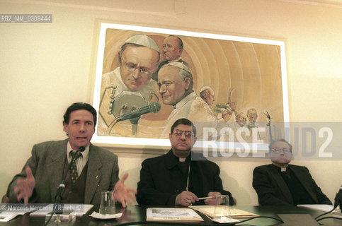 Vatican City, November 24, 1999. Press Conference for the presentation of the  Vatican radio program Jubilaeum. In the picture: Sean Patrick Lovett (director of Jubilaeum), Cardinal Crescenzio Sepe (Secretary General of Committee for Jubilee 2000) and Pasquale Borgomeo (director of Vatican Radio) / Città Del Vaticano, 24 novembre 1999. Conferenza stampa per la presentazione del programma di Radio Vaticana Jubilaeum. Nella foto: Sean Patrick Lovett (direttore del Giubileo), il Cardinale Crescenzio Sepe (Segretario generale del Comitato per il Giubileo 2000) e Pasquale Borgomeo (direttore di Radio Vaticana) - ©Marcello Mencarini/Rosebud2
