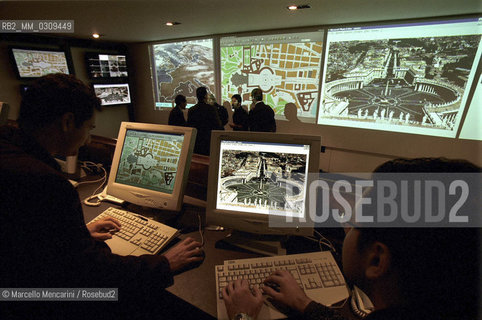 Rome, 1999. Jubilee Agency Situation room / Roma, 1999. Sala operativa dellAgenzia per il Giubileo - ©Marcello Mencarini/Rosebud2