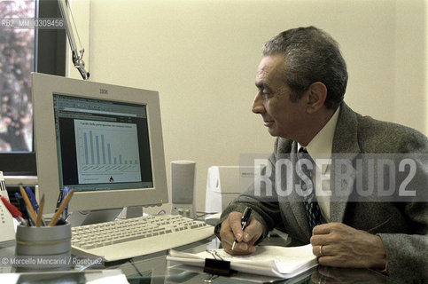 Rome, 1999. Admiral Franco De Girolamo, chief of the Jubilee Agency Situation Room / Roma, 1999. Lammiraglio Franco de Girolamo, capo della sala Operativa dellAgenzia per il Giubileo - ©Marcello Mencarini/Rosebud2