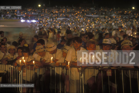 Rome, Tor Vergata, August 20, 2000. .Jubilee of young people / Roma, Tor Vergata, 20 agosto 2000. Giubileo dei giovani - ©Marcello Mencarini/Rosebud2
