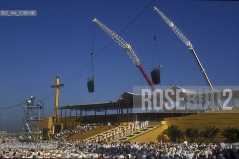 Rome, Tor Vergata, August 20, 2000. .Jubilee of young people / Roma, Tor Vergata, 20 agosto 2000. Giubileo dei giovani - ©Marcello Mencarini/Rosebud2