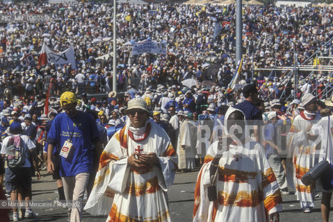 Rome, Tor Vergata, August 20, 2000. .Jubilee of young people / Roma, Tor Vergata, 20 agosto 2000. Giubileo dei giovani - ©Marcello Mencarini/Rosebud2