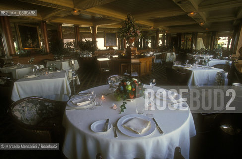 Rome, 1999. La Pergola roof garden restaurant at the Hilton Cavalieri Hotel / Ristorante La pergola dellHotel Cavalieri Hilton - ©Marcello Mencarini/Rosebud2