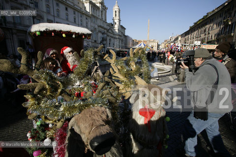 Rome, Traditional Christmas market in Piazza Navona / Roma, il tradizionale mercatino di Natale in piazza Navona - ©Marcello Mencarini/Rosebud2