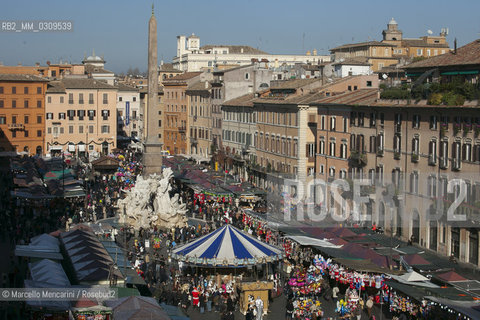 Rome, Traditional Christmas market in Piazza Navona / Roma, il tradizionale mercatino di Natale in piazza Navona - ©Marcello Mencarini/Rosebud2