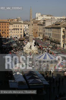 Rome, Traditional Christmas market in Piazza Navona / Roma, il tradizionale mercatino di Natale in piazza Navona - ©Marcello Mencarini/Rosebud2