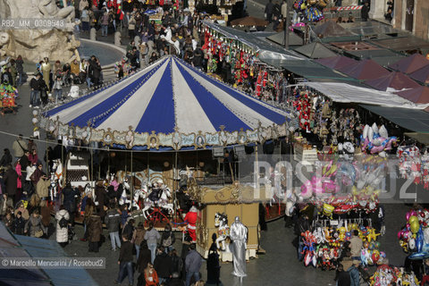 Rome, Traditional Christmas market in Piazza Navona / Roma, il tradizionale mercatino di Natale in piazza Navona - ©Marcello Mencarini/Rosebud2