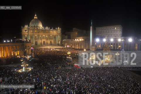 Vatican City, St. Peters Square. New Years Eve 2000 / Città del Vaticano, Piazza San Pietro. Capodanno 2000 - ©Marcello Mencarini/Rosebud2