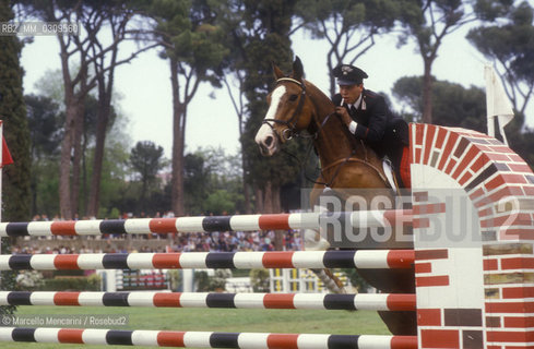 Rome,1987. Giuseppe Corno on Impedoumi / Roma, 1987. Giuseppe Corno su Impedoumi - ©Marcello Mencarini/Rosebud2