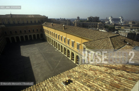 Rome, 1985. View of the honour courtyard in the Quirinale Palace, seat of the President of the Italian Republic / Roma, 1985. Veduta del cortile donore del palazzo del Quirinale, sede del Presidente della Repubblica italiana - ©Marcello Mencarini/Rosebud2