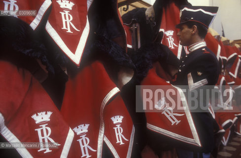 Rome, Quirinale Palace, 1985. A cuirassier checking the harness / Roma, Palazzo del Quirinale, 1985. Corazziere che controlla i finimenti - ©Marcello Mencarini/Rosebud2