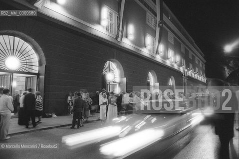 Salzburg, 1989. Facade the Grosses Festspielhaus (Large Festival Hall) by night / Salisburgo, 1989. Facciata dellla Grosses Festspielhaus (Grande Teatro dellOpera del Festival di Salisburgo) di notte - ©Marcello Mencarini/Rosebud2